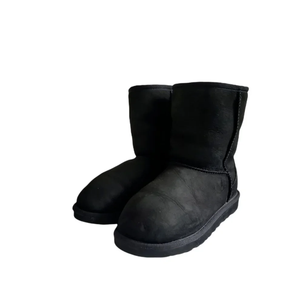 UGG Australia Youth Classic Short 5251 K Sheepskin Boot Shoes Black Size 3 US